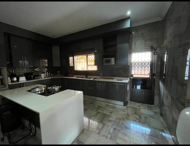 3 BEDROOM HOUSE FOR SALE IN SIBASA